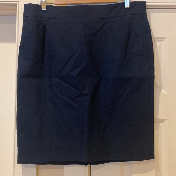 Jcrew NWOT pencil skirt size 14 - Picture 2 of 3